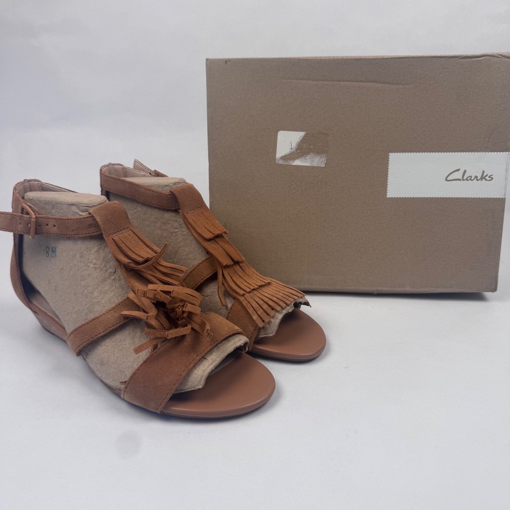 NEW Clarks Women's 8 W Abigail Sun Tan Suede Flat Sandals with Box